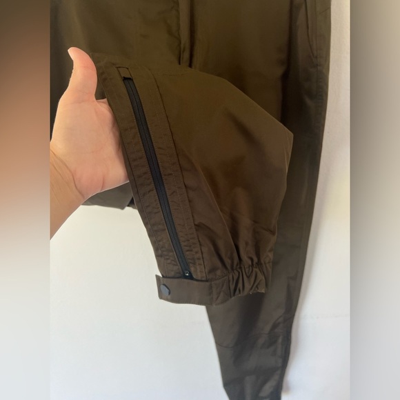 Athleta Radiant Jogger Olive Green Pants Satin Athletic Pants Size 10 - Picture 5 of 10